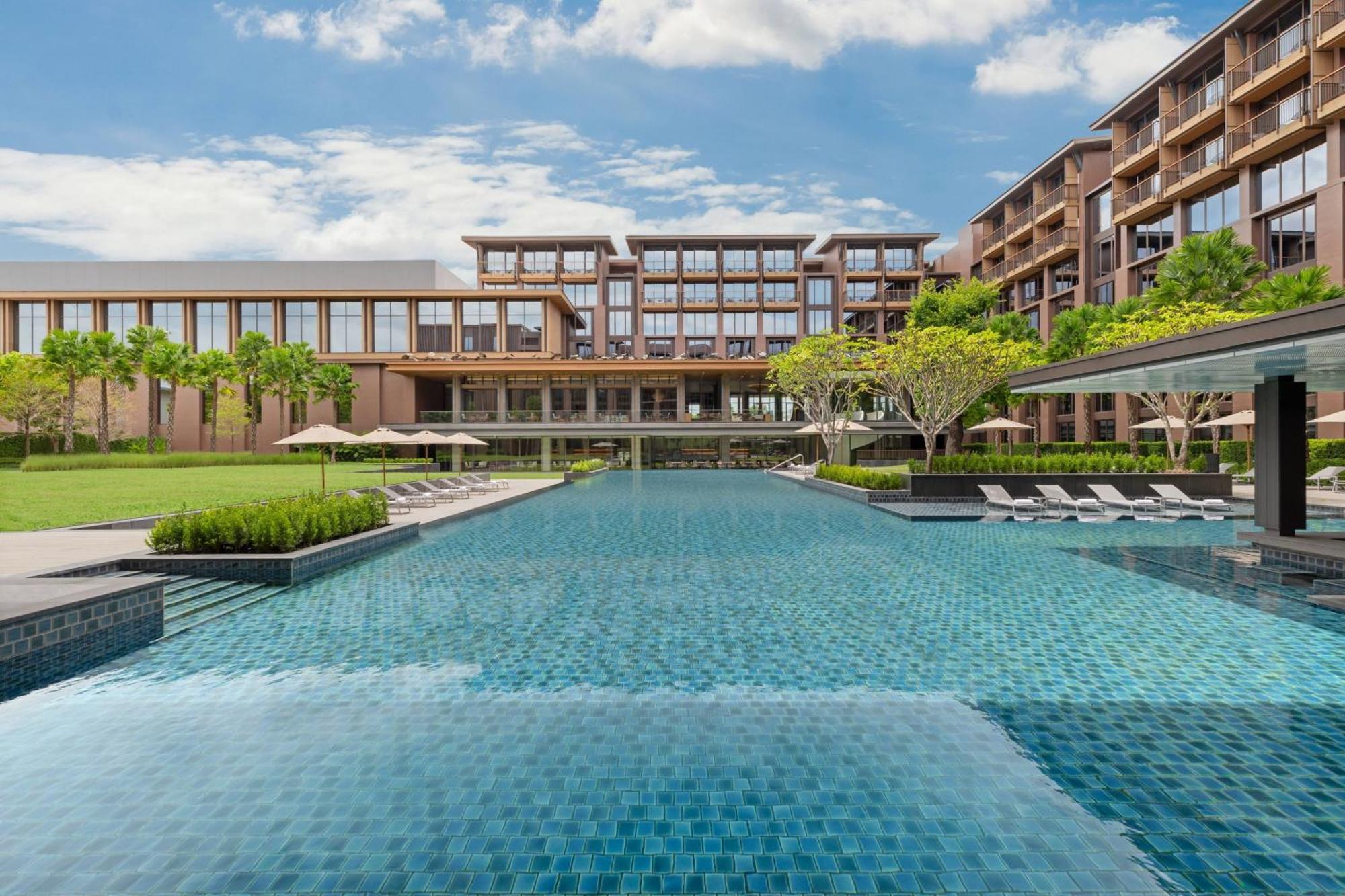 Courtyard By Marriott Bangkok Suvarnabhumi Airport Екстериор снимка