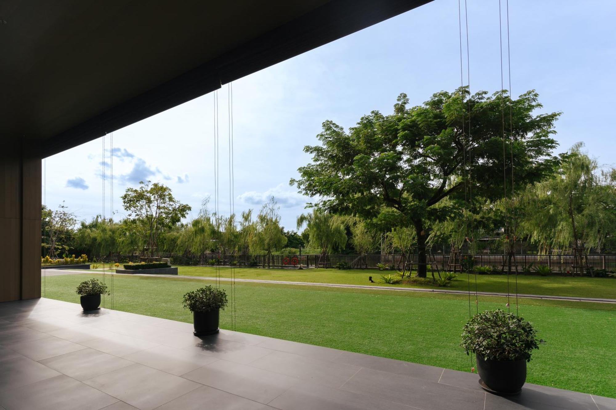 Courtyard By Marriott Bangkok Suvarnabhumi Airport Екстериор снимка