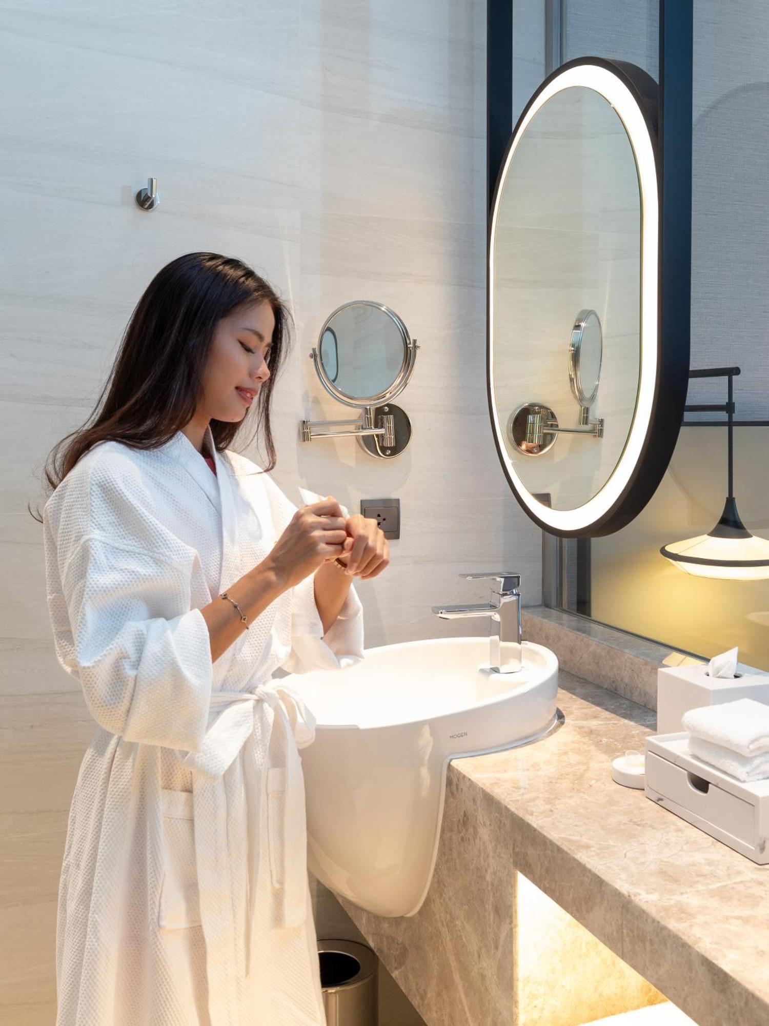 Courtyard By Marriott Bangkok Suvarnabhumi Airport Стая снимка