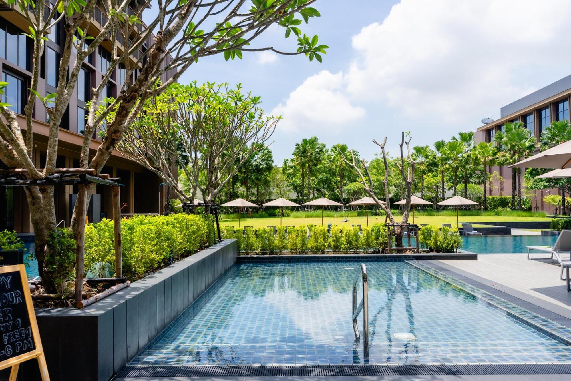 Courtyard By Marriott Bangkok Suvarnabhumi Airport Екстериор снимка