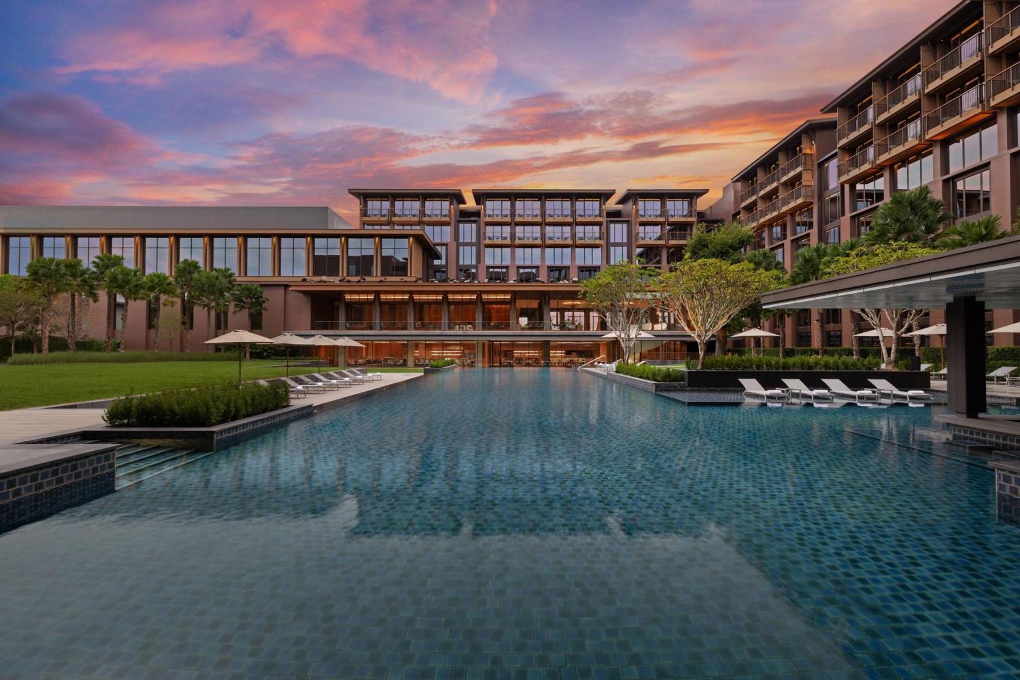 Courtyard By Marriott Bangkok Suvarnabhumi Airport Екстериор снимка